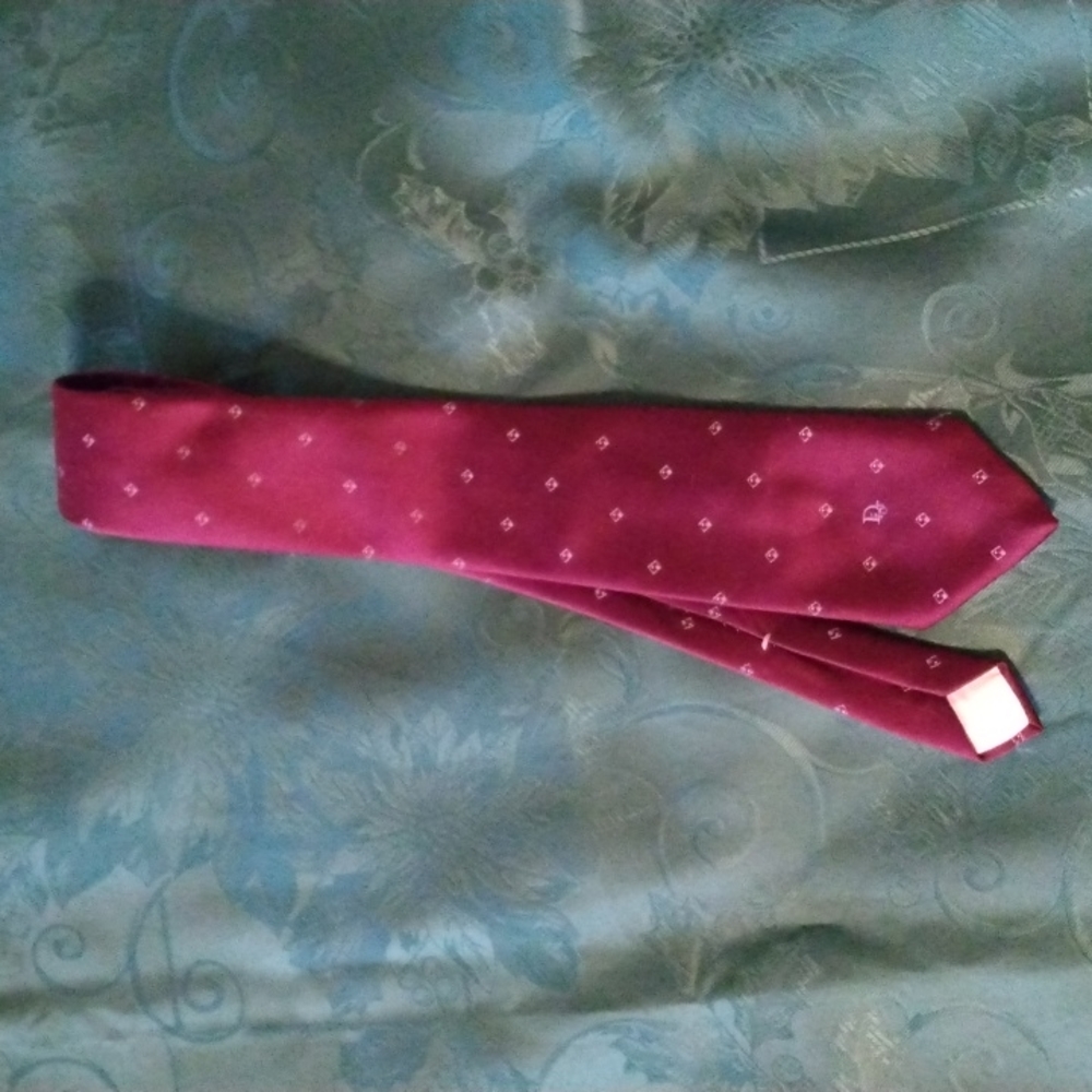 CHRISTIAN DIOR TIE EUC